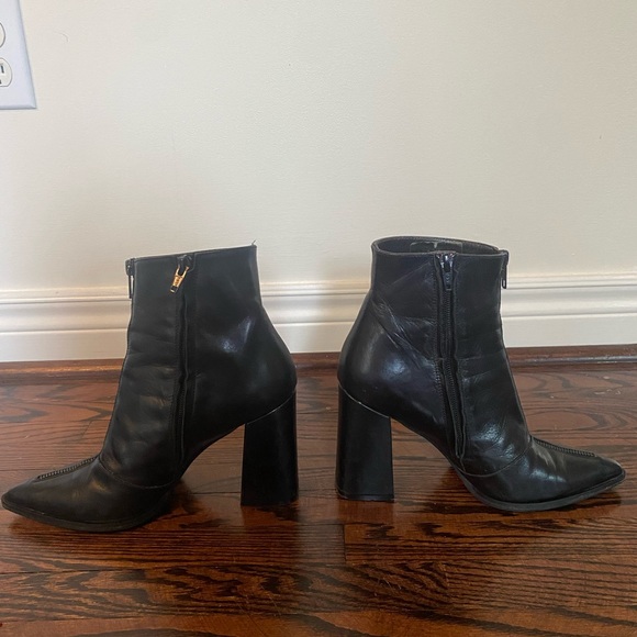 Capezzani Genuine Black Leather Ankle Boots - Picture 2 of 6